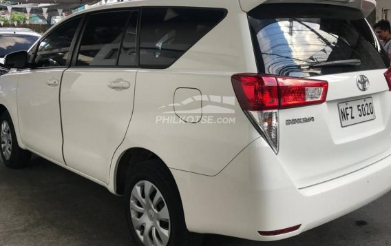 2020 Toyota Innova  2.0 J Gas MT in Quezon City, Metro Manila-6