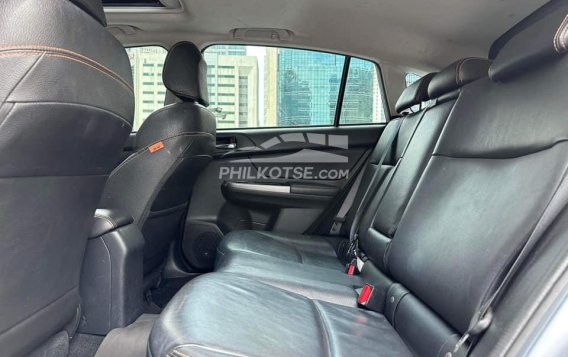 2018 Toyota Fortuner  2.4 G Diesel 4x2 MT in Makati, Metro Manila-14