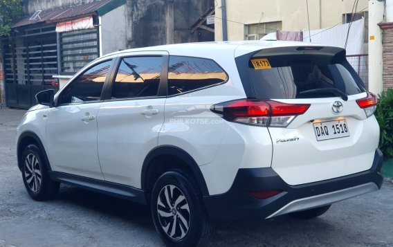 2022 Toyota Rush  1.5 E AT in Manila, Metro Manila-16