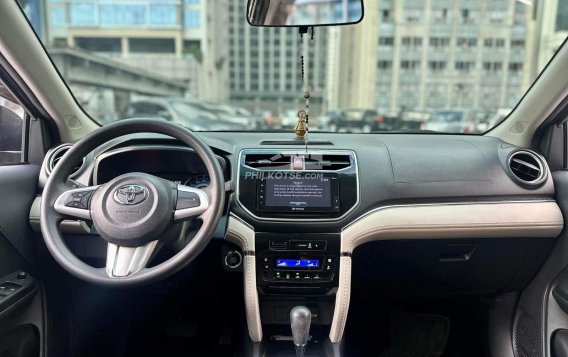 2018 Toyota Rush  1.5 E AT in Makati, Metro Manila-14