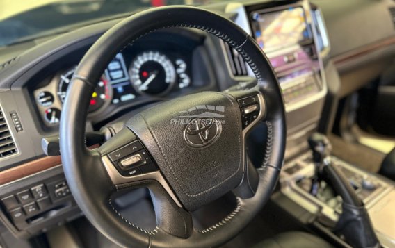 2019 Toyota Land Cruiser  4.5L DSL AT in Quezon City, Metro Manila-9