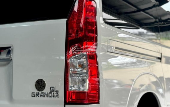 2022 Toyota Hiace  GL Grandia A/T in Manila, Metro Manila-25