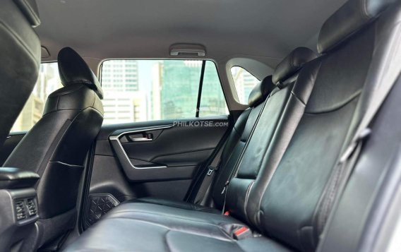 2020 Toyota RAV4 in Makati, Metro Manila-13