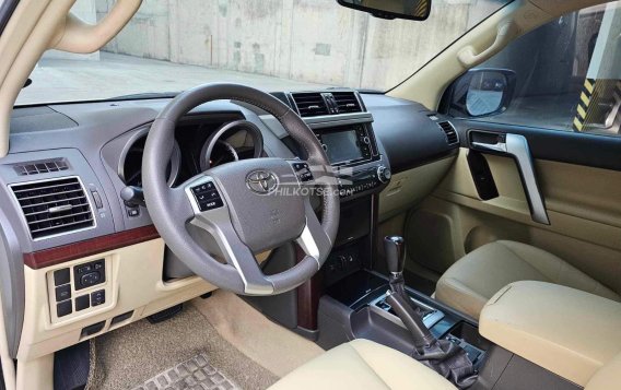 2016 Toyota Land Cruiser Prado 4.0 4x4 AT (Gasoline) in Manila, Metro Manila-9