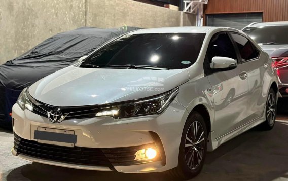 2018 Toyota Corolla Altis  1.6 V CVT in Manila, Metro Manila-13