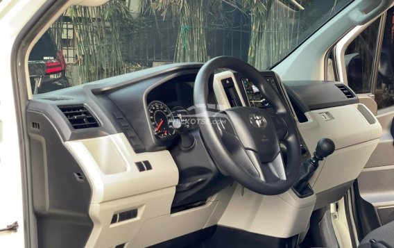 2020 Toyota Hiace  Commuter Deluxe in Manila, Metro Manila-10