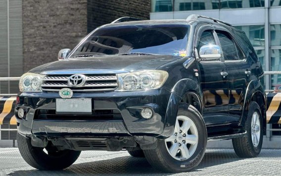 2010 Toyota Fortuner in Makati, Metro Manila-11