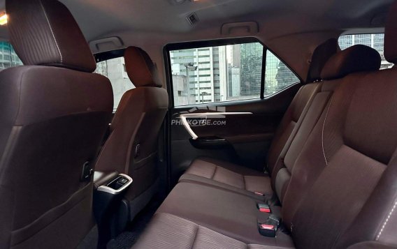2018 Toyota Fortuner  2.4 G Diesel 4x2 MT in Makati, Metro Manila-10