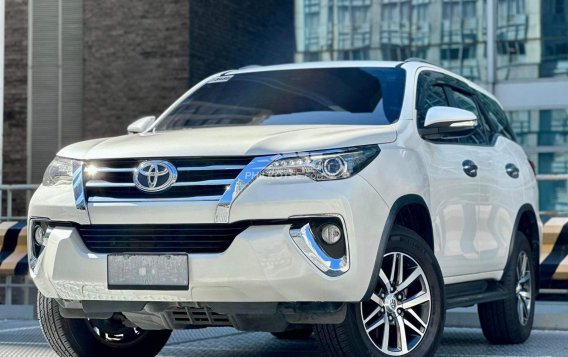 2016 Toyota Fortuner  2.4 V Diesel 4x2 AT in Makati, Metro Manila-12