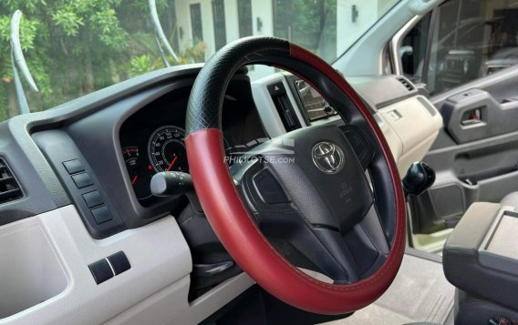 2021 Toyota Hiace  Commuter Deluxe in Manila, Metro Manila-10