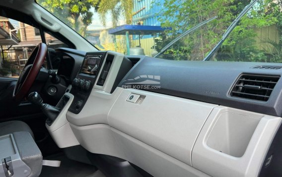 2021 Toyota Hiace  Commuter Deluxe in Manila, Metro Manila-4