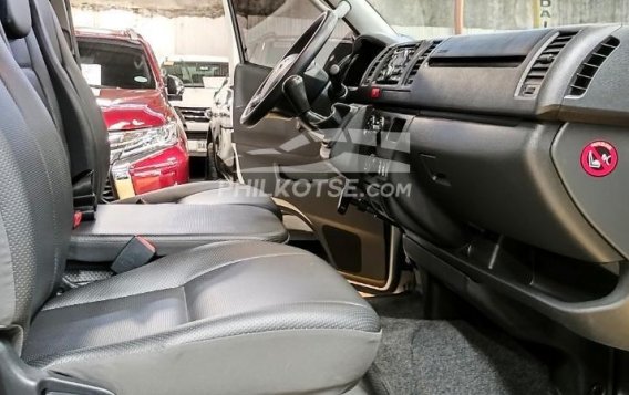 2020 Toyota Hiace  Commuter 3.0 M/T in Quezon City, Metro Manila-5