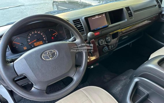 2016 Toyota Hiace  Super Grandia 3.0 LXV A/T in Manila, Metro Manila-8