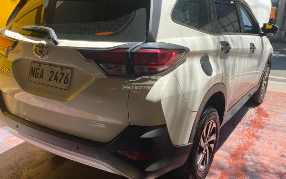 2020 Toyota Rush  1.5 E AT in Quezon City, Metro Manila-2