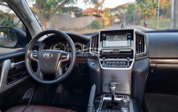 2018 Toyota Land Cruiser VX 3.3 4x4 AT in Manila, Metro Manila-17
