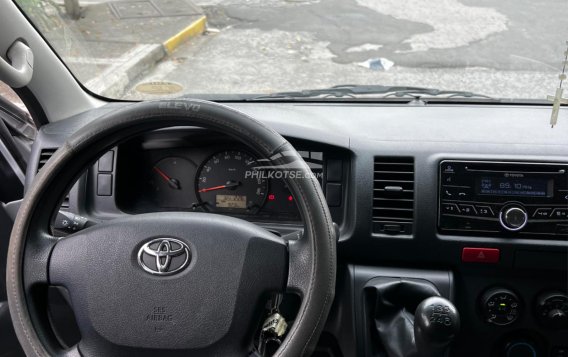 2022 Toyota Hiace  Commuter 3.0 M/T in Quezon City, Metro Manila-4
