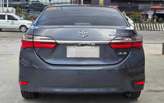 2018 Toyota Corolla Altis  1.6 V CVT in Manila, Metro Manila-4