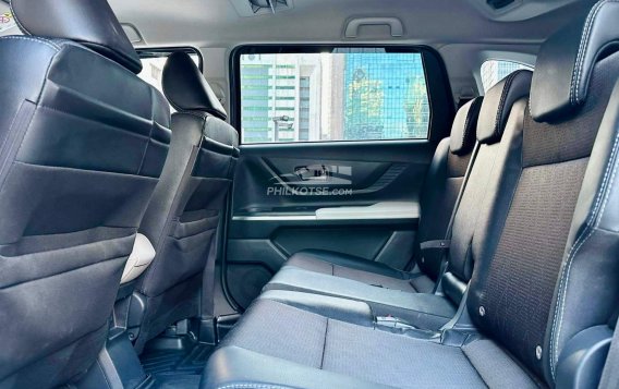 2023 Toyota Veloz in Makati, Metro Manila-3