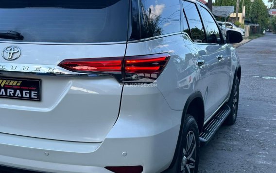 2019 Toyota Fortuner 2.4 V Pearl Diesel 4x2 AT in Manila, Metro Manila-22