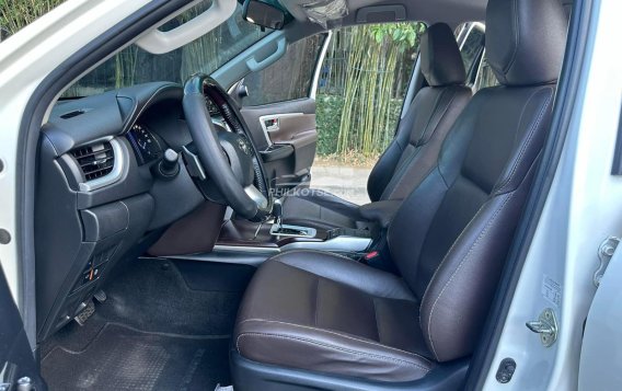 2019 Toyota Fortuner 2.4 V Pearl Diesel 4x2 AT in Manila, Metro Manila-19