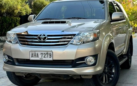 2015 Toyota Fortuner  2.4 G Diesel 4x2 AT in Manila, Metro Manila-4