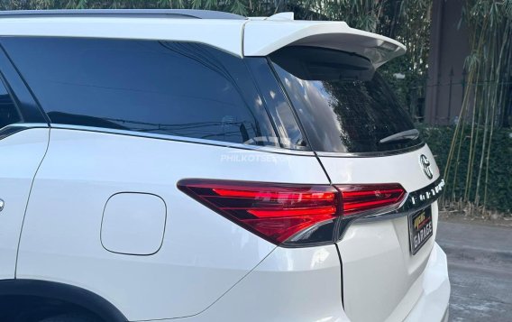 2017 Toyota Fortuner  2.8 V Diesel 4x4 AT in Manila, Metro Manila-21