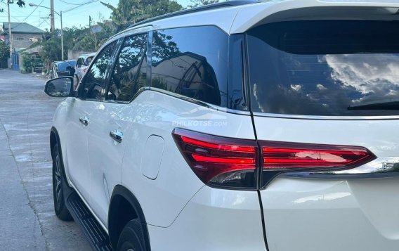 2017 Toyota Fortuner  2.8 V Diesel 4x4 AT in Manila, Metro Manila-20