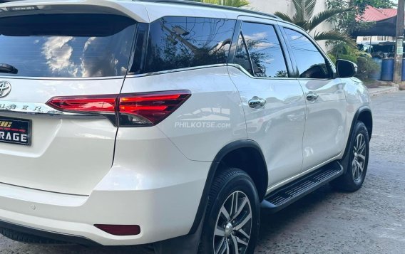 2017 Toyota Fortuner  2.8 V Diesel 4x4 AT in Manila, Metro Manila-18