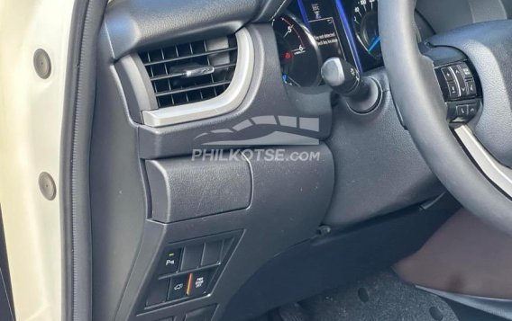 2017 Toyota Fortuner  2.8 V Diesel 4x4 AT in Manila, Metro Manila-14