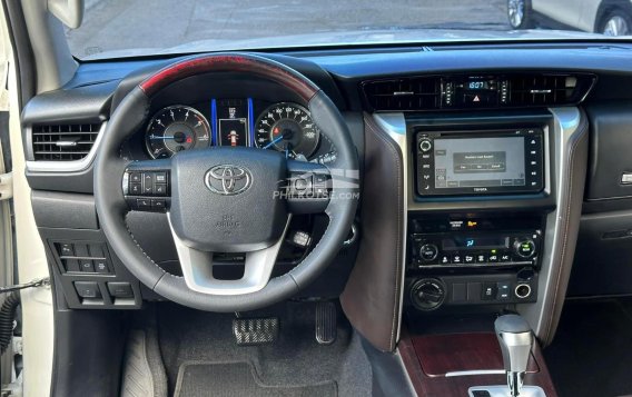 2017 Toyota Fortuner  2.8 V Diesel 4x4 AT in Manila, Metro Manila-6