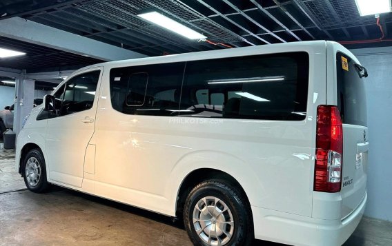 2019 Toyota Hiace  Commuter Deluxe in Manila, Metro Manila-15