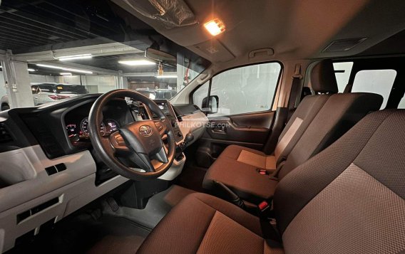 2019 Toyota Hiace  Commuter Deluxe in Manila, Metro Manila-12