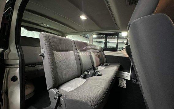 2019 Toyota Hiace  Commuter Deluxe in Manila, Metro Manila-6