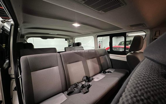 2019 Toyota Hiace  Commuter Deluxe in Manila, Metro Manila-3