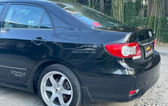 2013 Toyota Corolla Altis  1.6 V CVT in Manila, Metro Manila-16