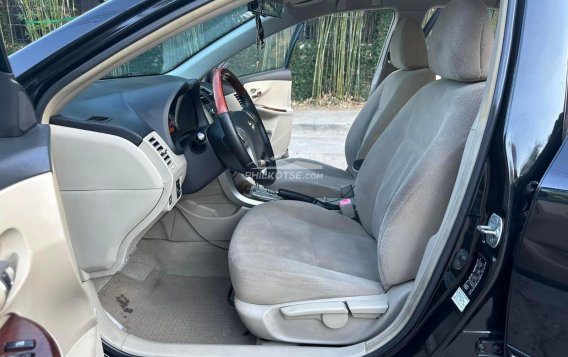 2013 Toyota Corolla Altis  1.6 V CVT in Manila, Metro Manila-12