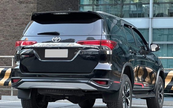 2018 Toyota Fortuner  2.4 G Diesel 4x2 AT in Makati, Metro Manila-8