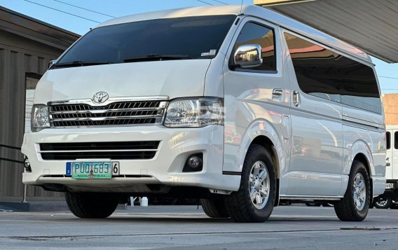 2011 Toyota Hiace  Super Grandia (Leather) 2.5 A/T 2-Tone in Manila, Metro Manila-17