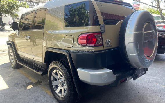 2016 Toyota FJ Cruiser  4.0L V6 in Las Piñas, Metro Manila-11