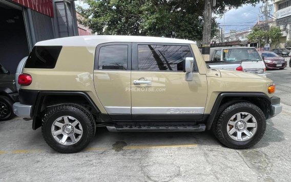 2016 Toyota FJ Cruiser  4.0L V6 in Las Piñas, Metro Manila-8