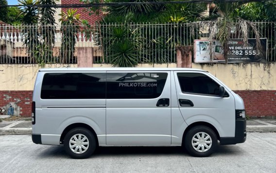 2023 Toyota Hiace  Commuter 3.0 M/T in Quezon City, Metro Manila-3