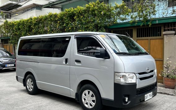 2022 Toyota Hiace  Commuter 3.0 M/T in Quezon City, Metro Manila-5