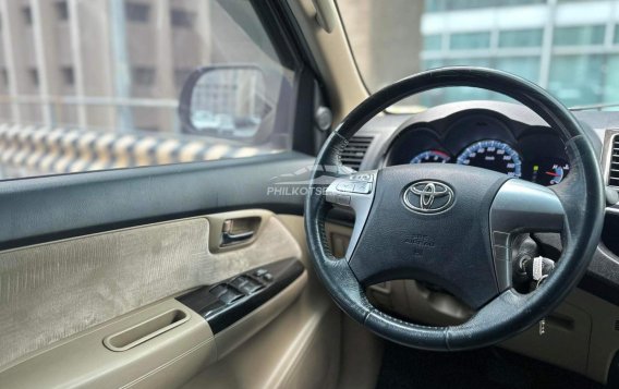 2014 Toyota Fortuner  2.4 G Diesel 4x2 AT in Makati, Metro Manila-12