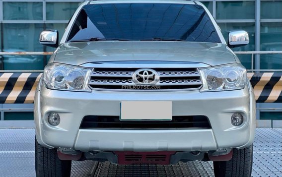 2011 Toyota Fortuner 2.4 G Gasoline 4x2 AT in Makati, Metro Manila