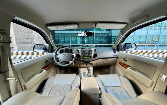 2011 Toyota Fortuner 2.4 G Gasoline 4x2 AT in Makati, Metro Manila-10