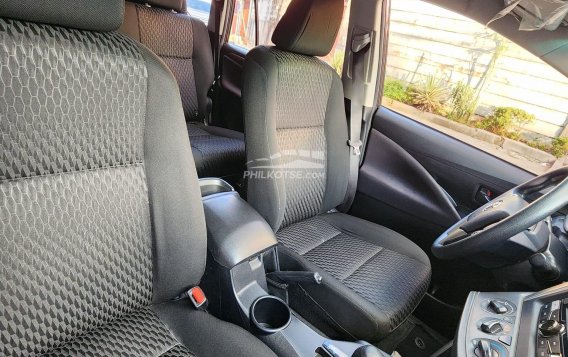 2019 Toyota Innova  2.8 E Diesel AT in Manila, Metro Manila-6