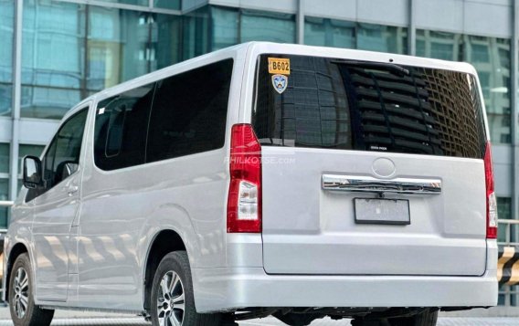 2020 Toyota Hiace Super Grandia (Leather) 2.8 AT in Makati, Metro Manila-13