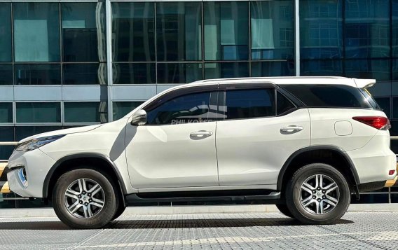 2018 Toyota Fortuner  2.4 G Diesel 4x2 AT in Makati, Metro Manila-11