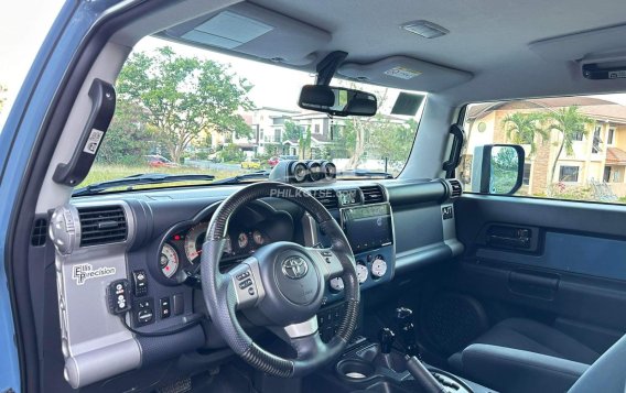 2015 Toyota FJ Cruiser  4.0L V6 in Manila, Metro Manila-16