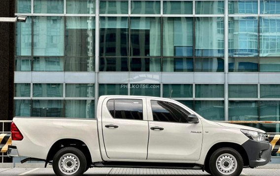 2019 Toyota Hilux  2.4 J DSL 4x2 M/T in Makati, Metro Manila-15